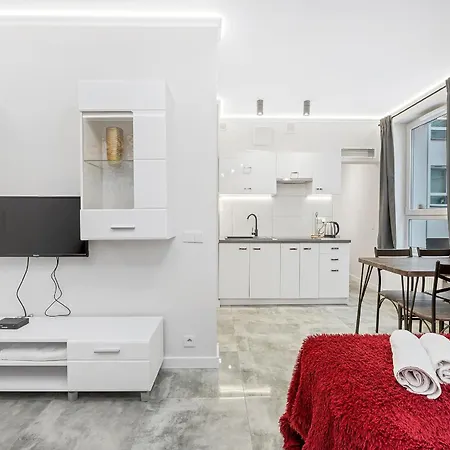 Lumina Comfy Near The Railway Station Apartment *