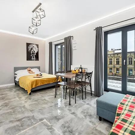 Lumina Comfy Near The Railway Station Apartment *