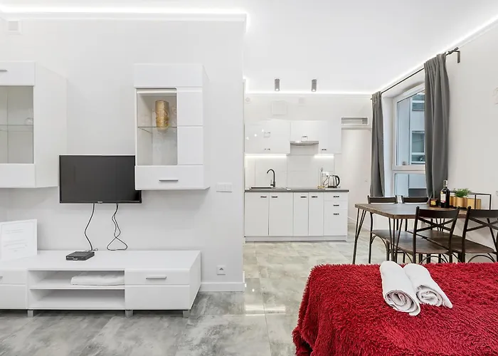 Lumina Comfy Near The Railway Station Апартаменты *