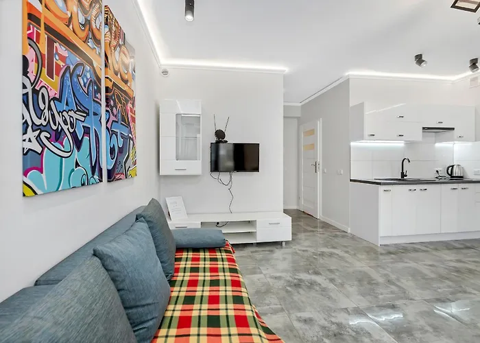 Апартаменты Lumina Comfy Near The Railway Station