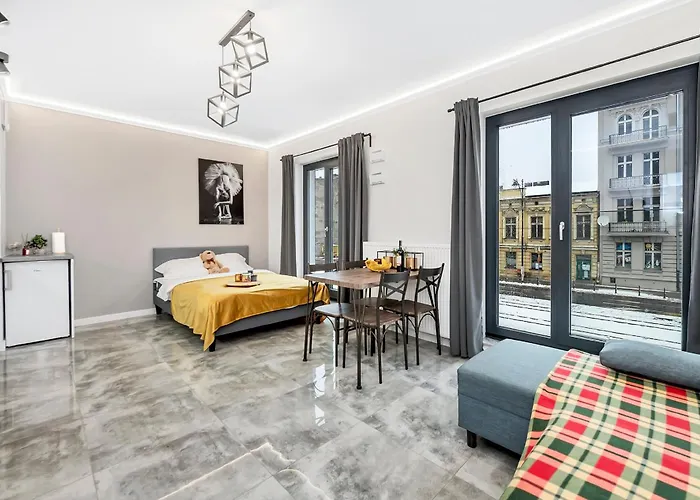 Lumina Comfy Near The Railway Station Апартаменты *