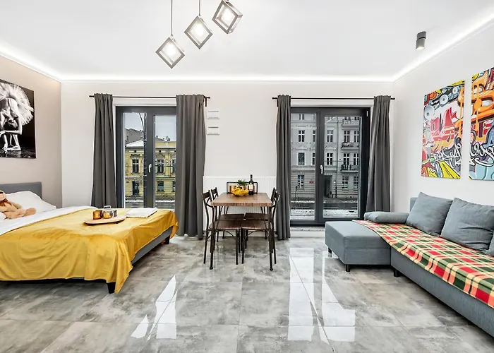 Апартаменты Lumina Comfy Near The Railway Station *